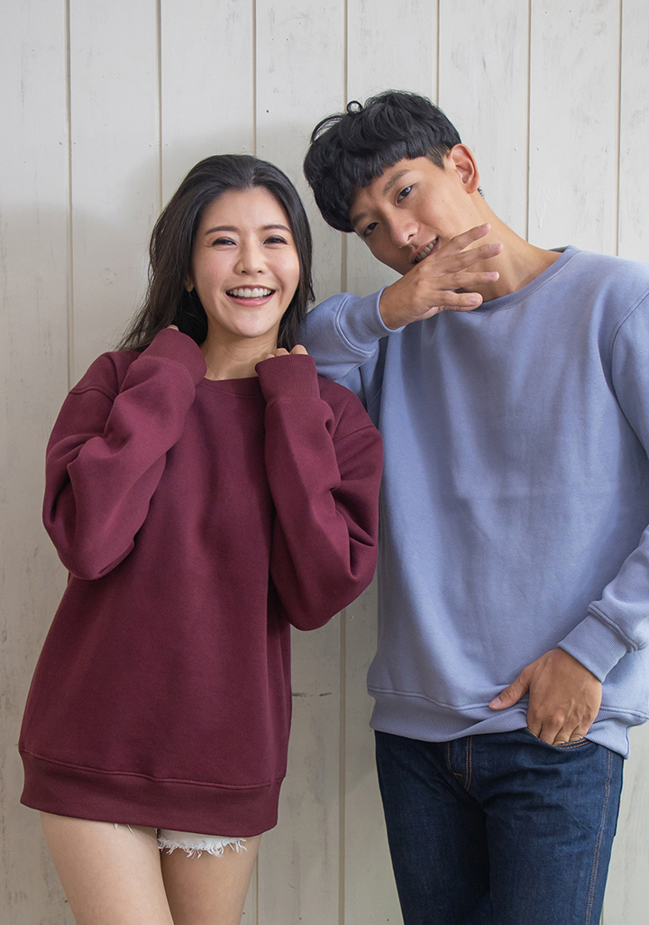 台中系服｜大學T 厚磅落肩版型刺繡胸章
